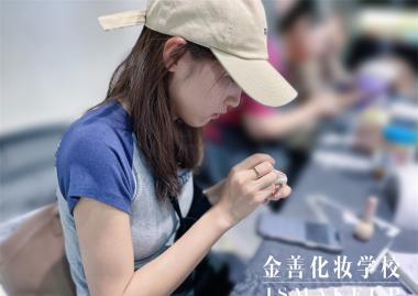 長(zhǎng)沙美甲學(xué)校有哪些？推薦三家教學(xué)好的美甲學(xué)校！