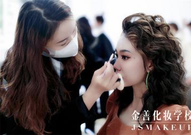 長(zhǎng)沙正規(guī)化妝學(xué)校排名有哪些？
